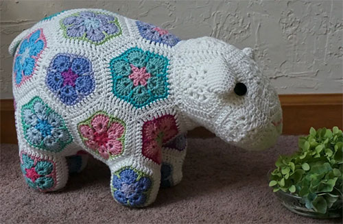 crochet YouTube photo of amigurumi elephant